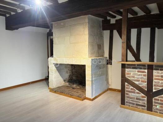 Local commercial à vendre 188 000 € 140 m² de surface de vente Harcourt 27800