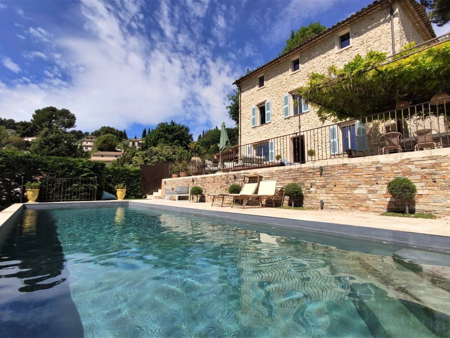 Maison 5 pièces 176 m² · à Mougins · 175,5 m² · 6 500 €