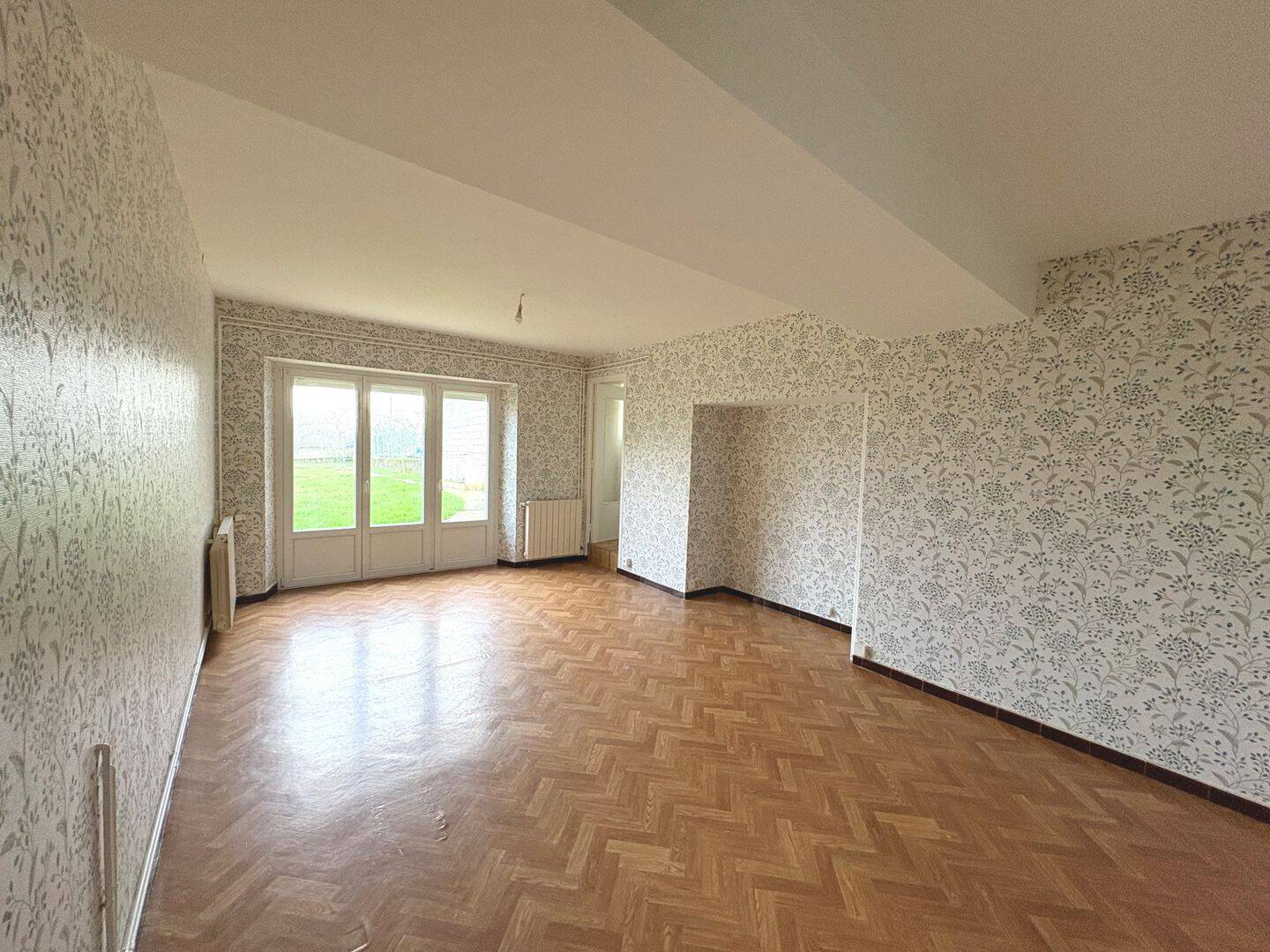 Appartement 4 pièces 117 m² · à Parey-Saint-Césaire · 116,7 m² · 820 €