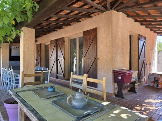 Maison de plain-pied à vendre 339 000 € 3 pièces 2 chambres 90 m² 1 450 m² de terrain Sud Le Luc 83340