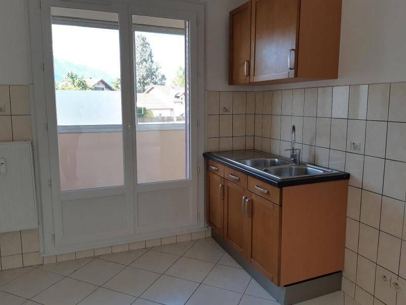 Appartement 3 pièces 51 m² · à Saint-Martin-d'Hères · 51,2 m² · 587 €