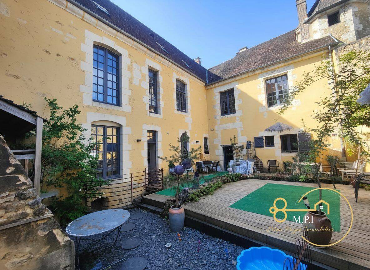 Maison 12 pièces 390 m² · à Mortagne-au-Perche · 390 m² · 750 000 €