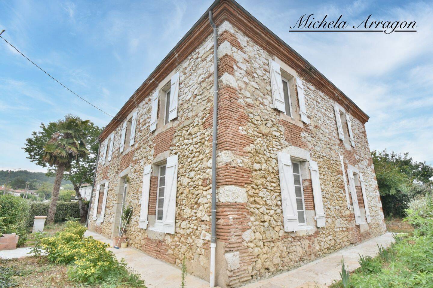 Maison 7 pièces 210 m² · à Pujols · 210 m² · 270 000 €
