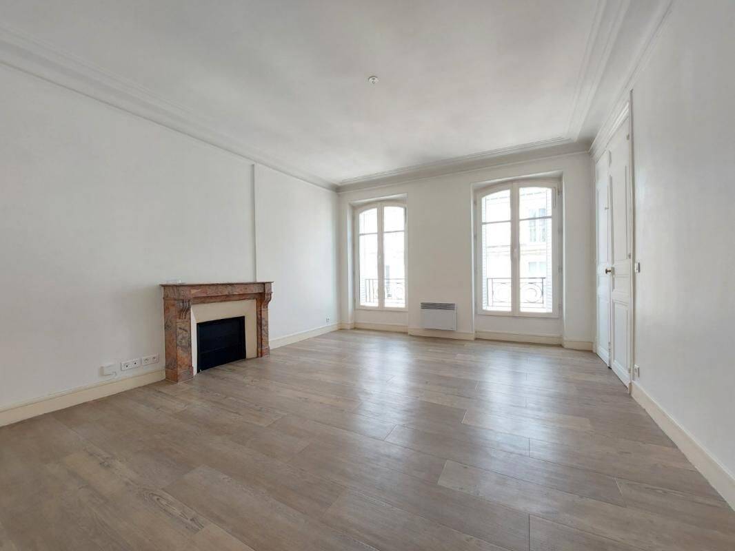 Appartement 4 pièces 85 m² · à Paris 18ème Arrondissement · 85 m² · 2 480 €/mois