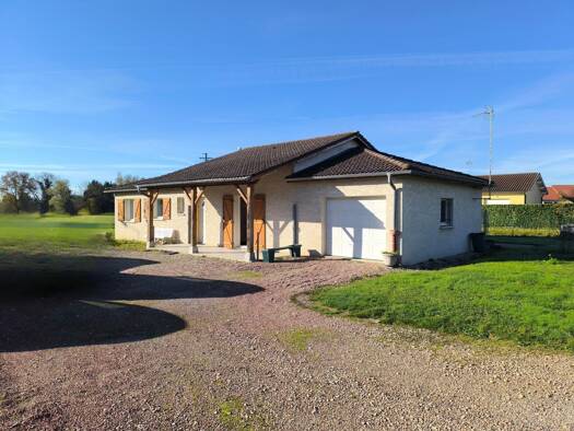 Maison de plain-pied à vendre 239 000 € 4 pièces 3 chambres 95 m² 1 000 m² de terrain Saint-Étienne-du-Bois 01370