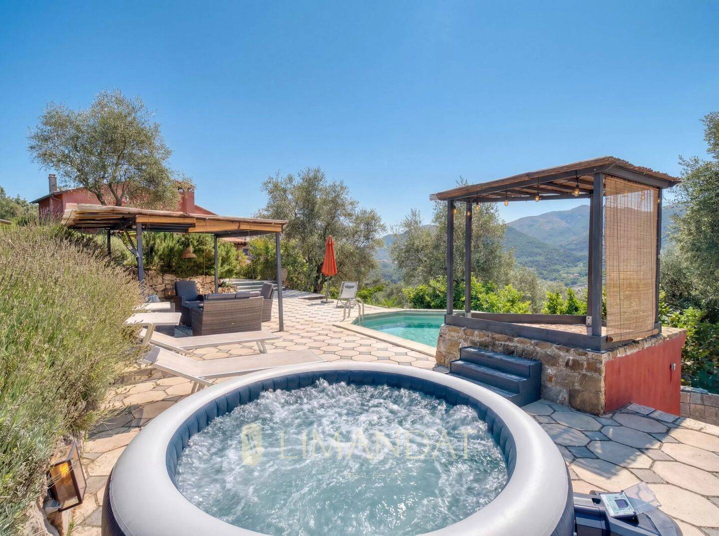 Maison 6 pièces 204 m² · à Sospel · 204 m² · 860 000 €