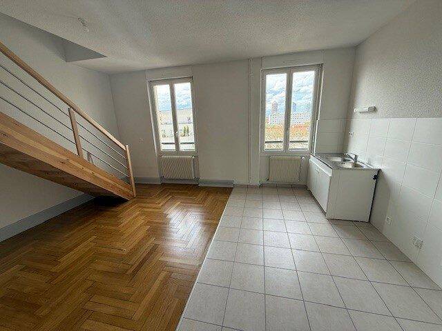 Appartement 4 pièces 81 m² · à Lyon 3ème Arrondissement · 81 m² · 1 190 €