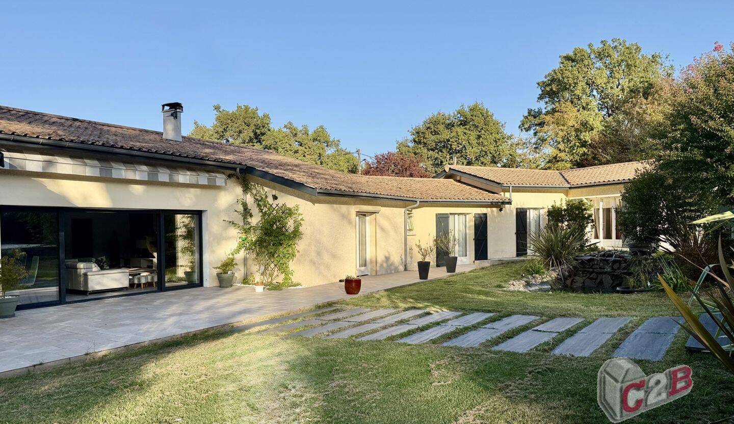 Maison 7 pièces 316 m² · à La Brède · 316 m² · 1 030 000 €
