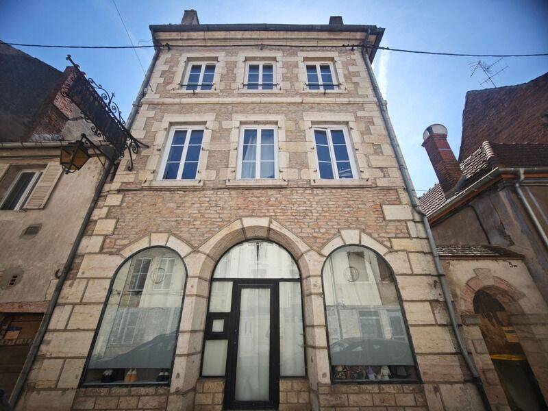 Maison 7 pièces 256 m² · à Auxonne · 256 m² · 230 000 €