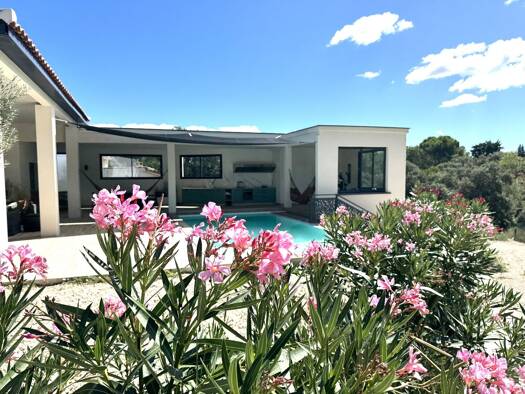 Villa à vendre 975 400 € 6 pièces 4 chambres 166 m² 3 032 m² de terrain Alouette Nîmes 30900