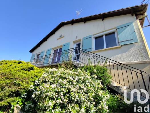 Maison à vendre 125 900 € 5 pièces 3 chambres 95 m² 453 m² de terrain Stade Jules Ferry-Vallette Bressuire 79300