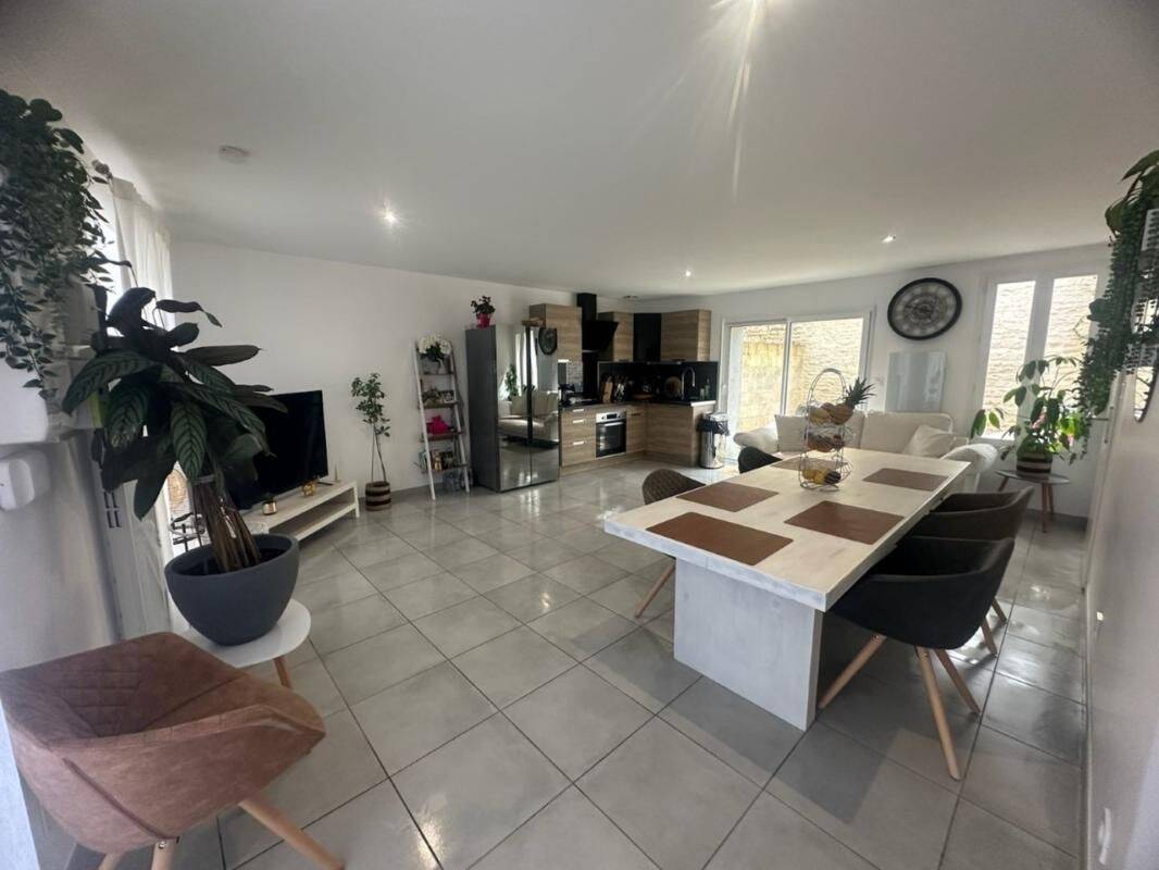 Maison 5 pièces 83 m² · à Mauzé-sur-le-Mignon · 83 m² · 1 200 €/mois