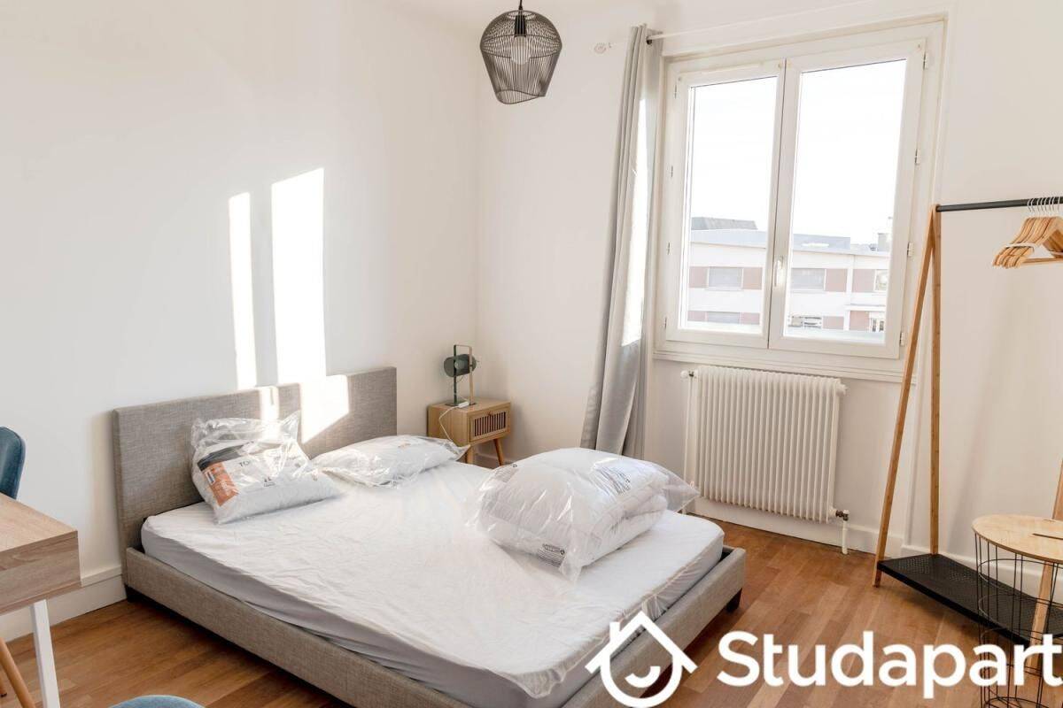 1 pièce 11 m² · à Vénissieux · 11 m² · 550 €