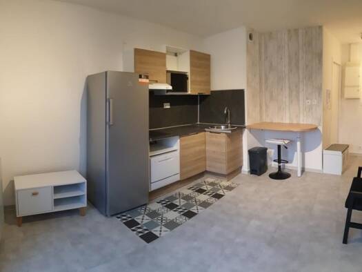 Appartement à louer 430 € 1 pièce 22 m² Étage 3/3 Gallière-Boussinière Le Mans 72000