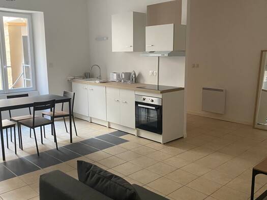 Colocation à louer 600 € 3 pièces 2 chambres 69 m² Étage 1/1 La Réole 33190