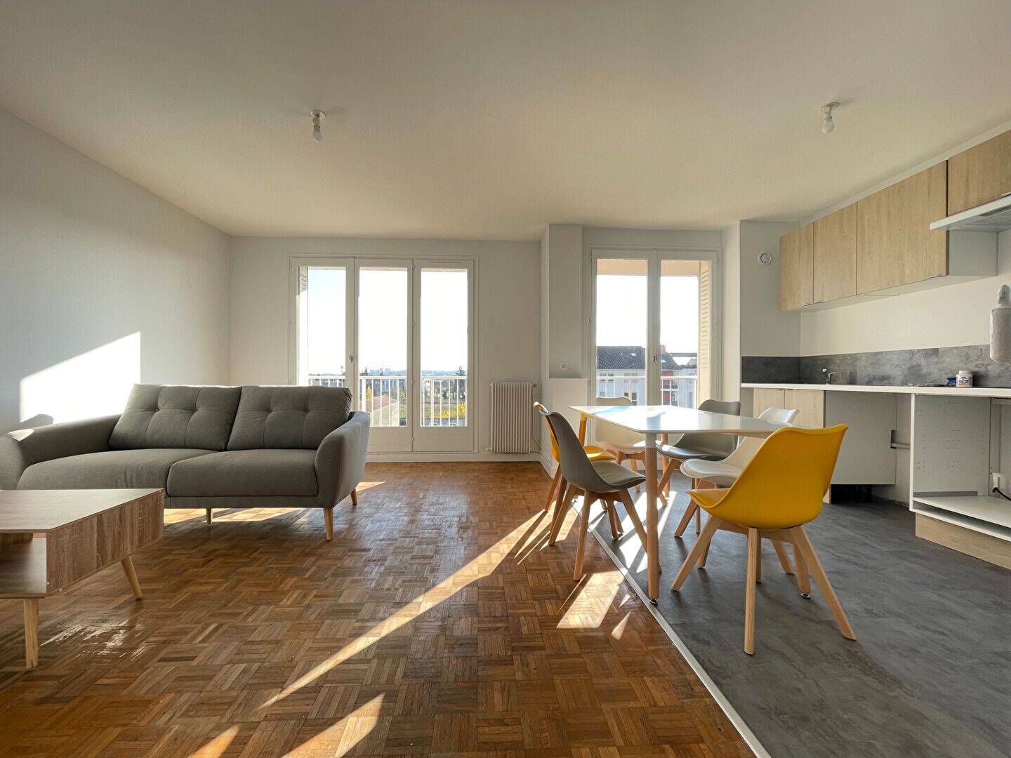 4 pièces 75 m² · à Lyon 8ème Arrondissement · 75 m² · 1 290 €