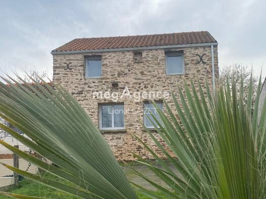 Maison à vendre 314 900 € 5 pièces 3 chambres 114 m² 706 m² de terrain Rouans 44640