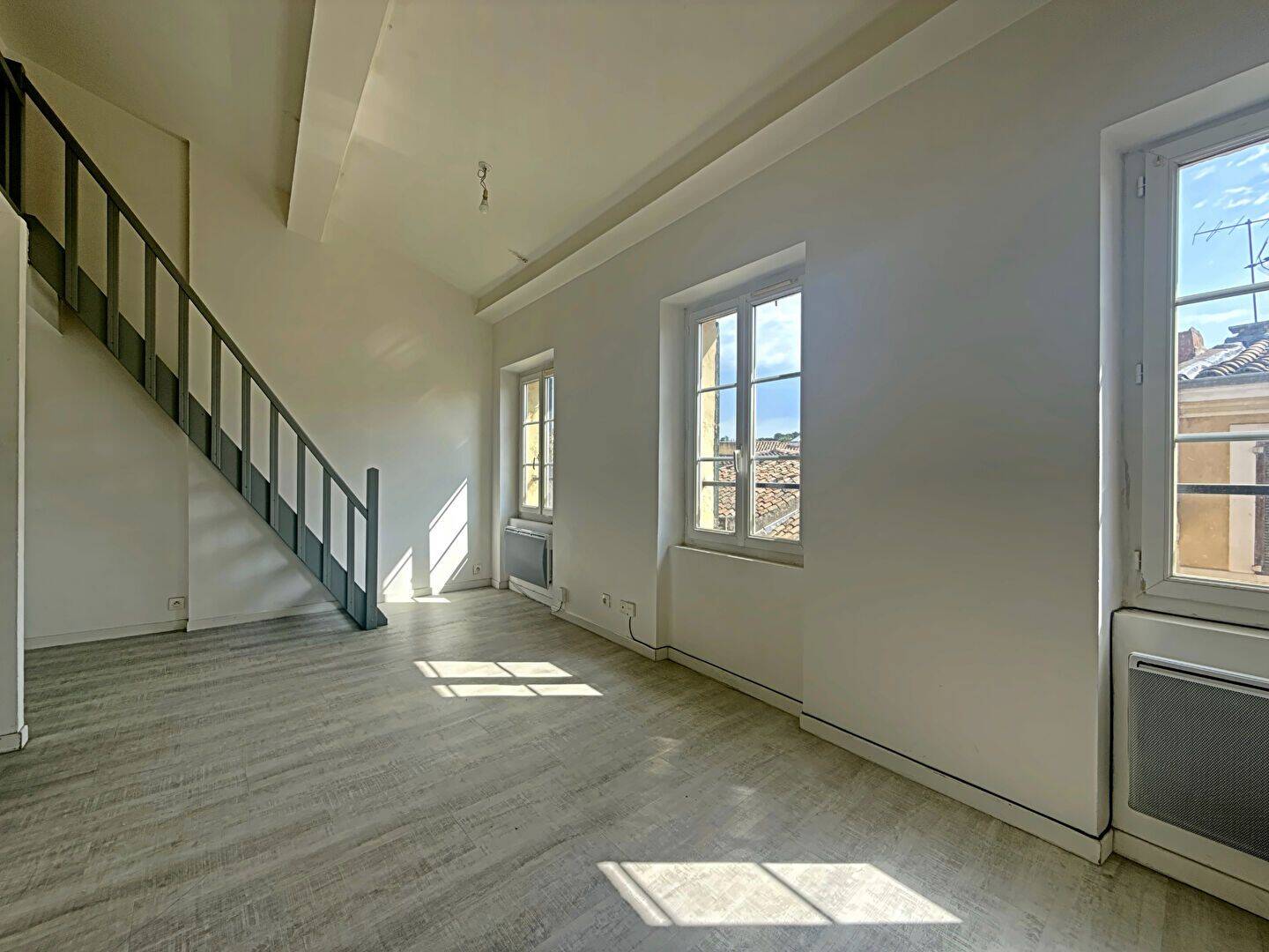 Appartement 1 pièce 23 m² · à Salon-de-Provence · 22,7 m² · 570 €