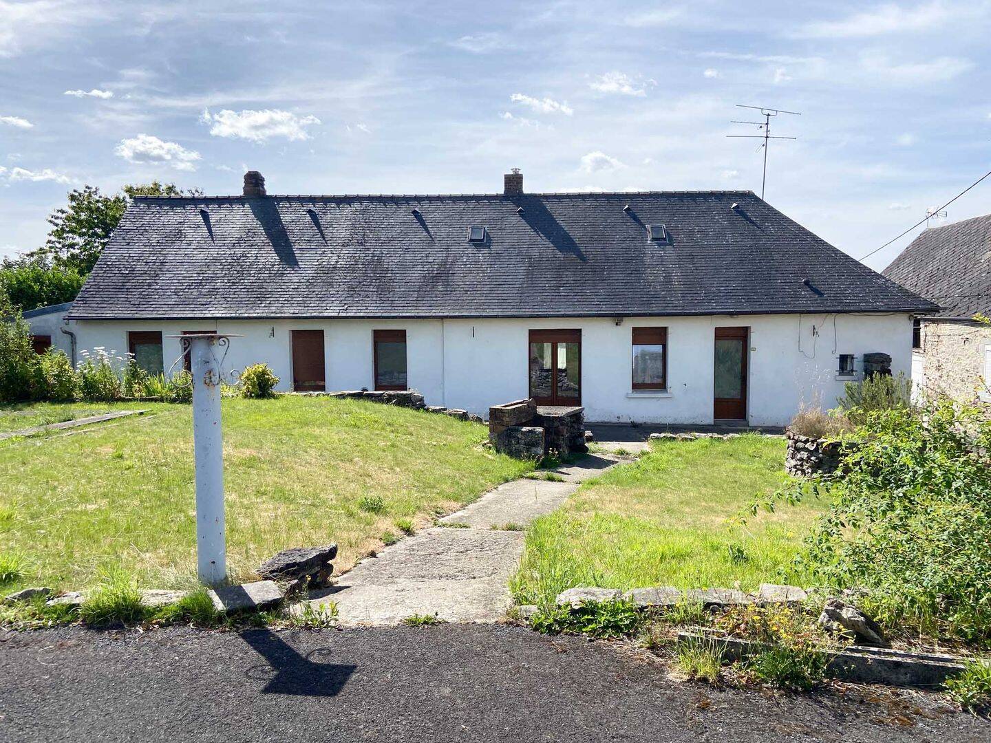 Propriété de Type Longère dans village frontalier
