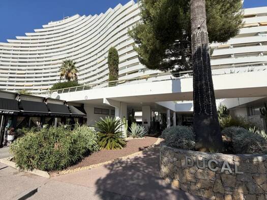 Appartement en viager occupé Bouquet 25 000 € 1 pièce 17,9 m² RDC Marina Villeneuve-Loubet 06270