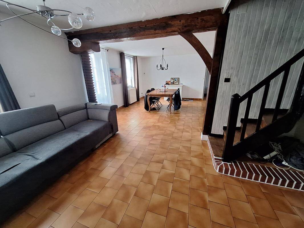 Maison 6 pièces 156 m² · à Livarot-Pays-d'Auge · 156 m² · 154 000 €