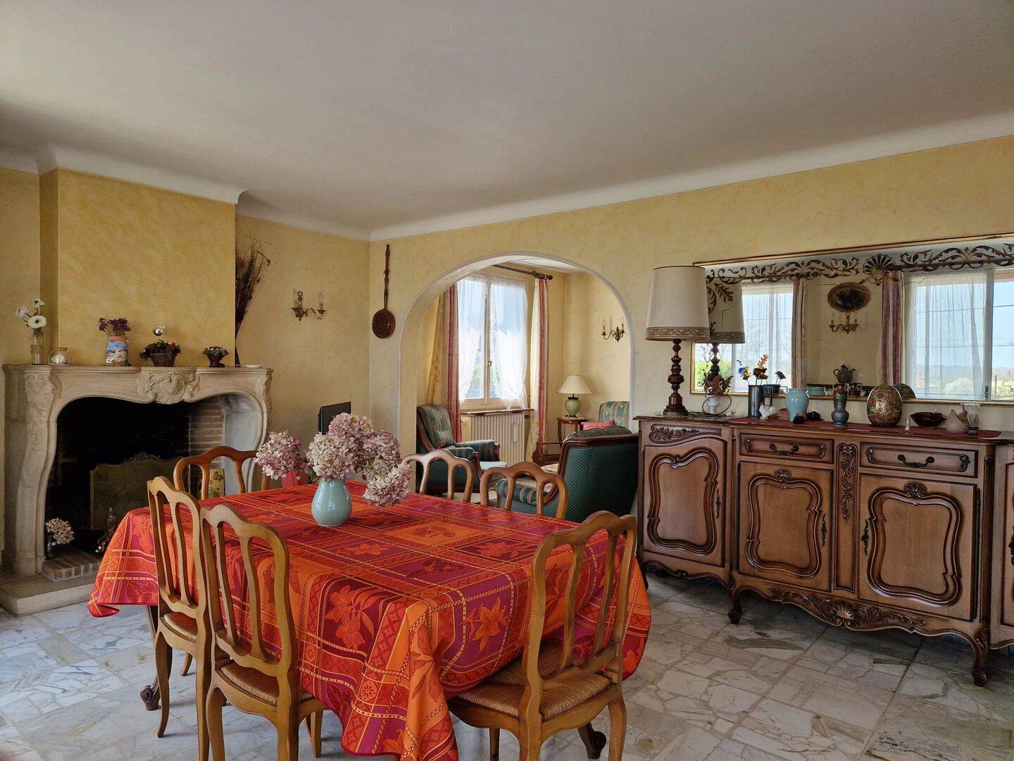 Maison 7 pièces 142 m² · à Crêches-sur-Saône · 141,5 m² · 235 000 €