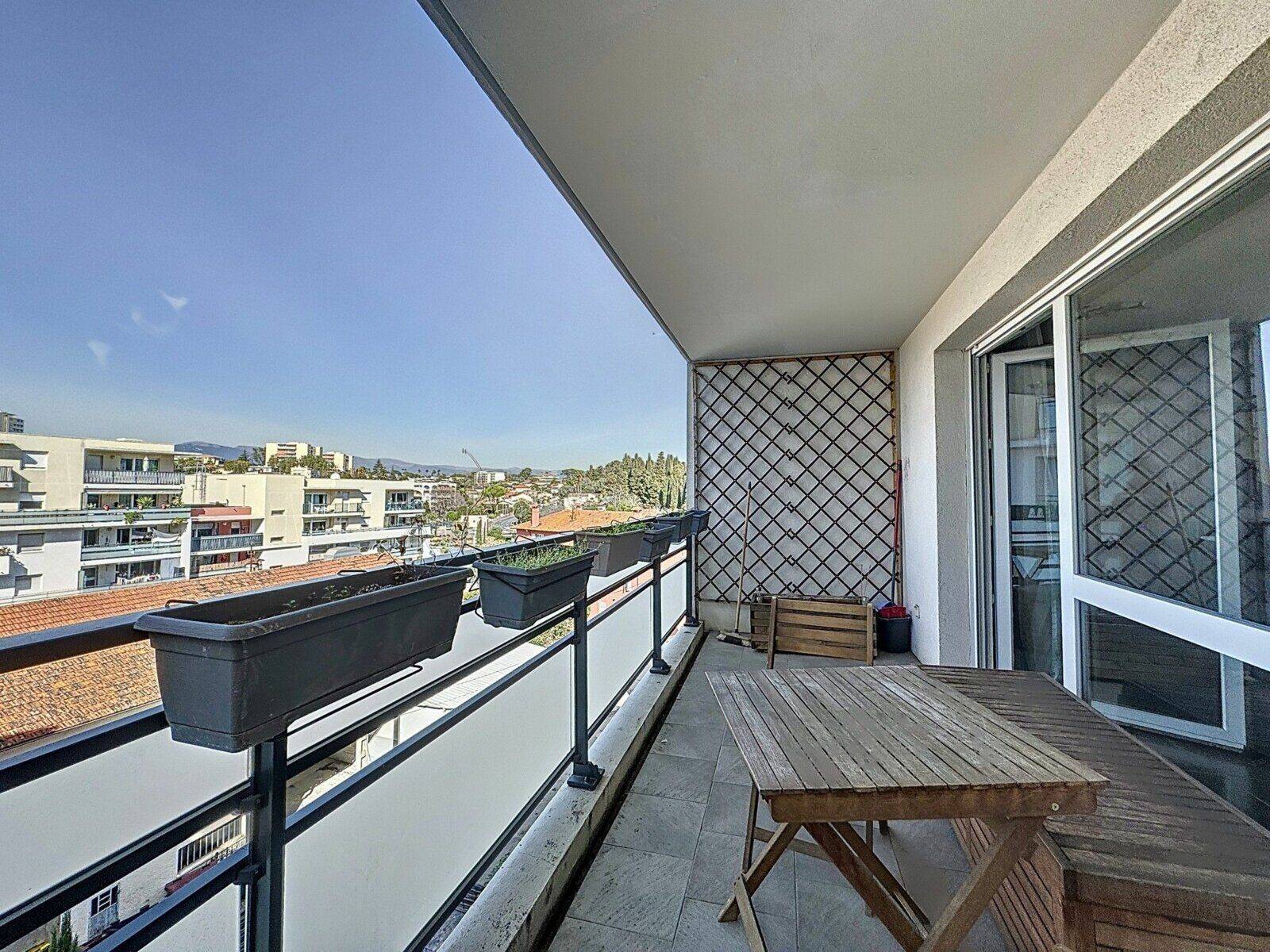 Appartement 2 pièces 62 m² · à Antibes · 62 m² · 1 000 €/mois