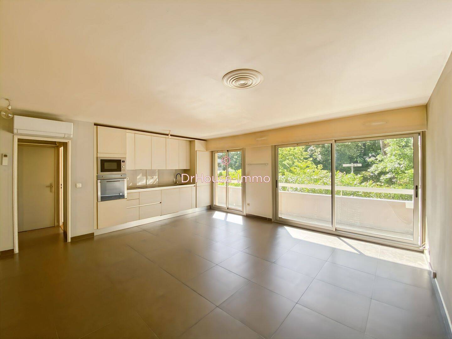 Appartement 2 pièces 48 m² · à Marseille 8ème Arrondissement · 48 m² · 218 000 €