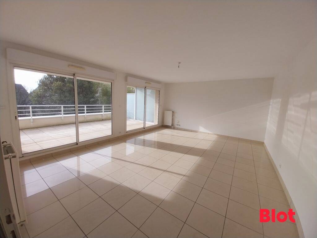 A LOUER - RENNES FOUGERES - Appartement 3 pièce(s) - 83 m2 - Bal — 1