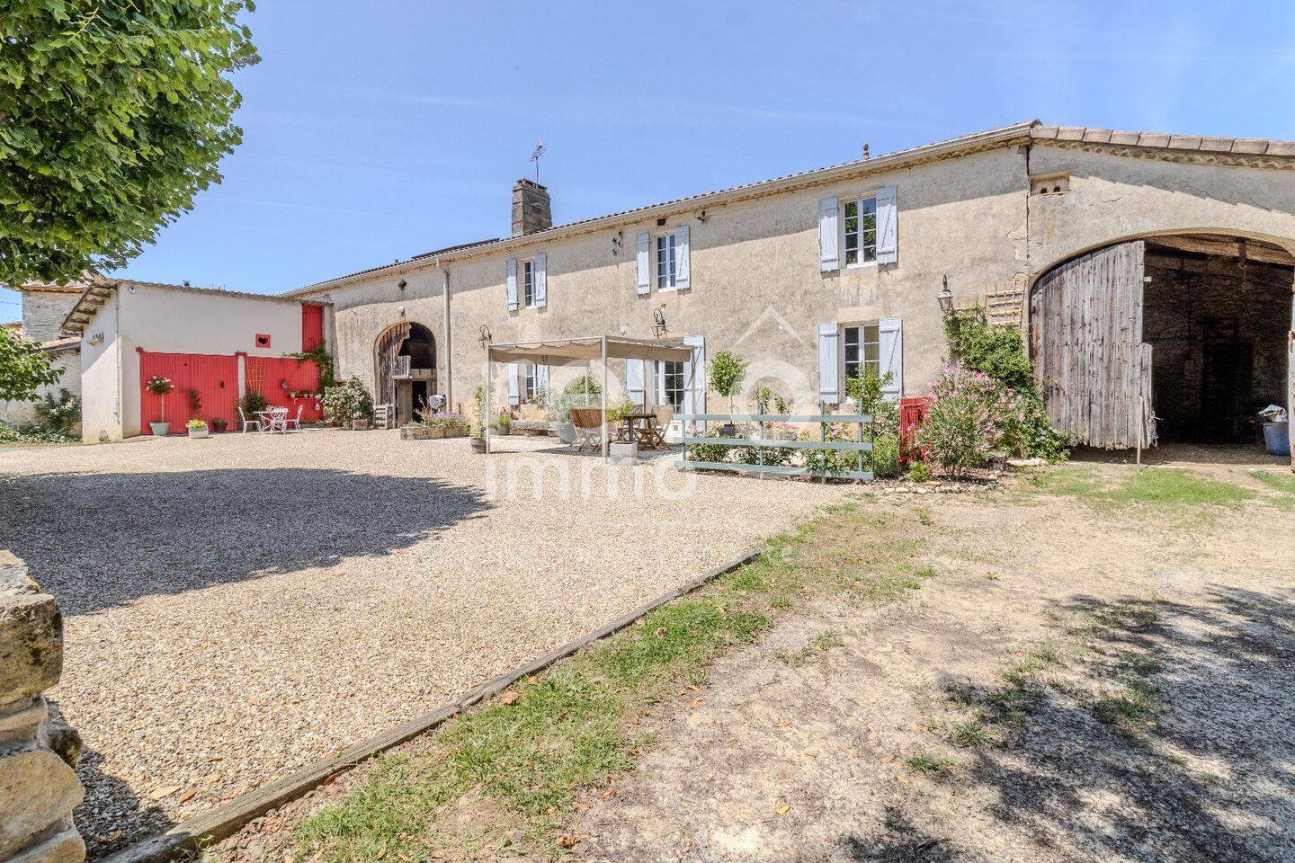 Maison 6 pièces 204 m² · à Sauveterre-de-Guyenne · 204 m² · 299 500 €