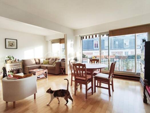 Appartement à vendre 780 000 € 3 pièces 2 chambres 72 m² Étage 6/7 Grandes Carrières-Clichy Paris 18ème arrondissement 75018