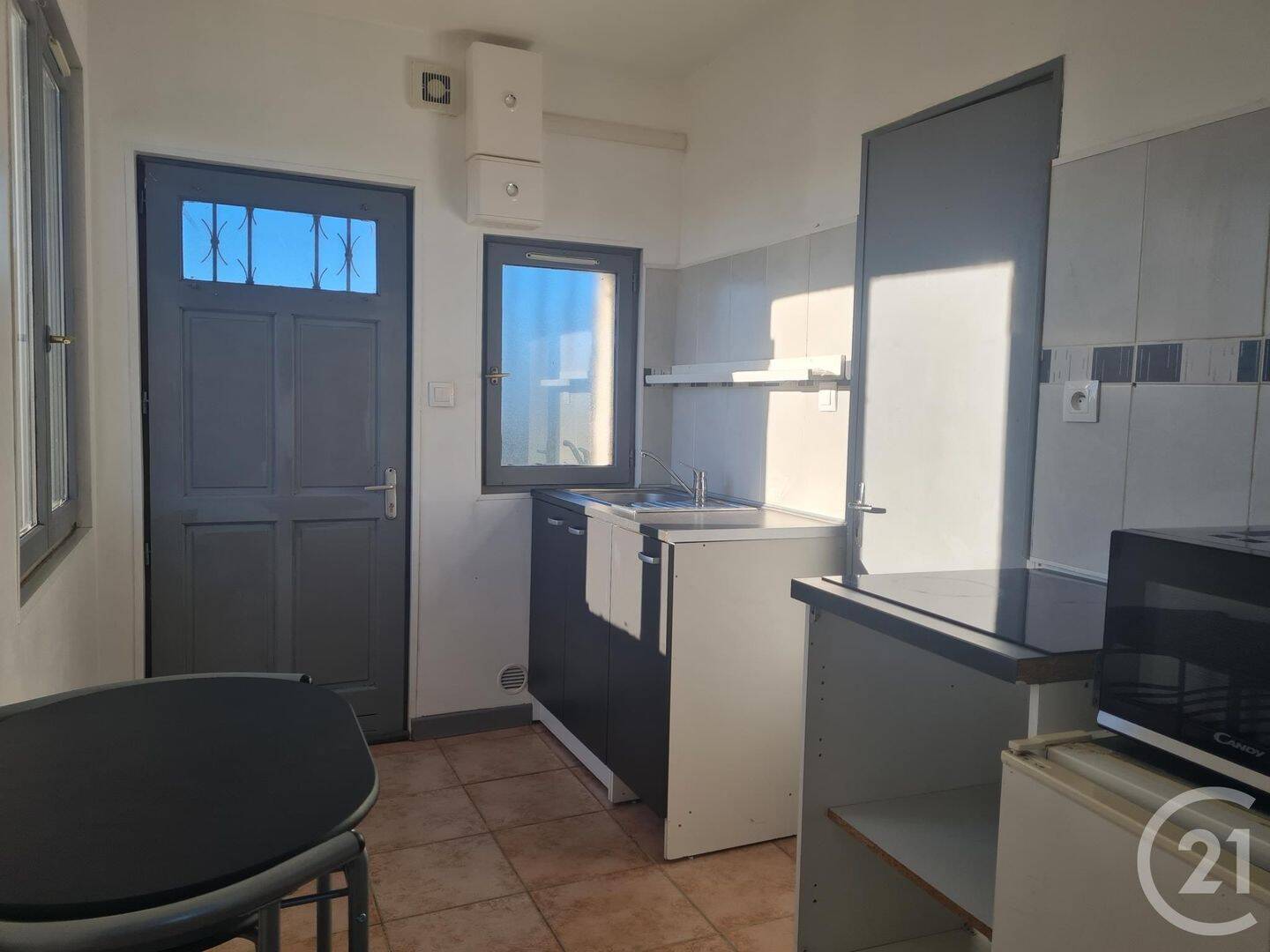 Appartement 1 pièce 20 m² · à Rognac · 19,8 m² · 591 €