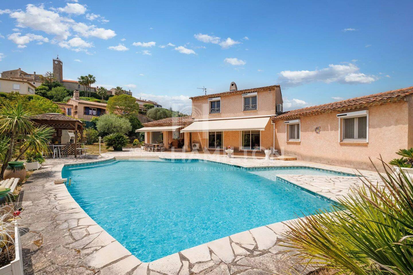 Maison 5 pièces 149 m² · à Grasse · 149 m² · 750 000 €