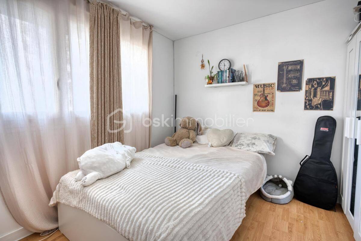 Appartement 4 pièces 84 m² · à Épinay-sur-Seine · 83,9 m² · 185 000 €
