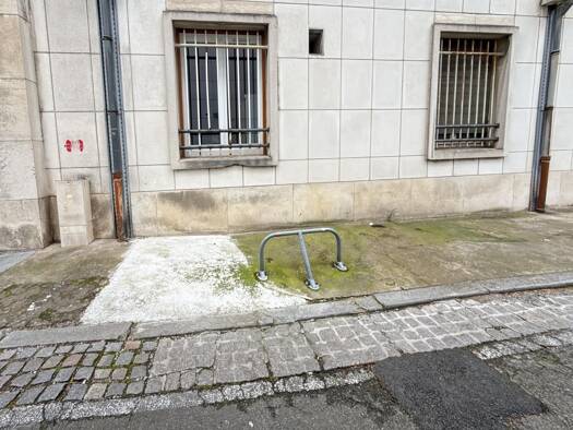 Parking à louer 80 € 12 m² Carmes-République Orléans 45000