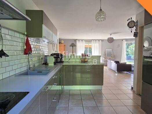 Maison à vendre 317 000 € 5 pièces 3 chambres 101 m² 1 609 m² de terrain Landiras 33720