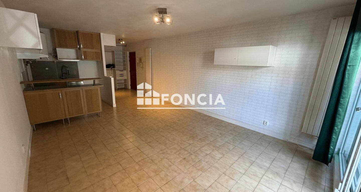 Appartement 1 pièce 34 m² · à Saint-Cyr-l'École · 33,9 m² · 735 €/mois
