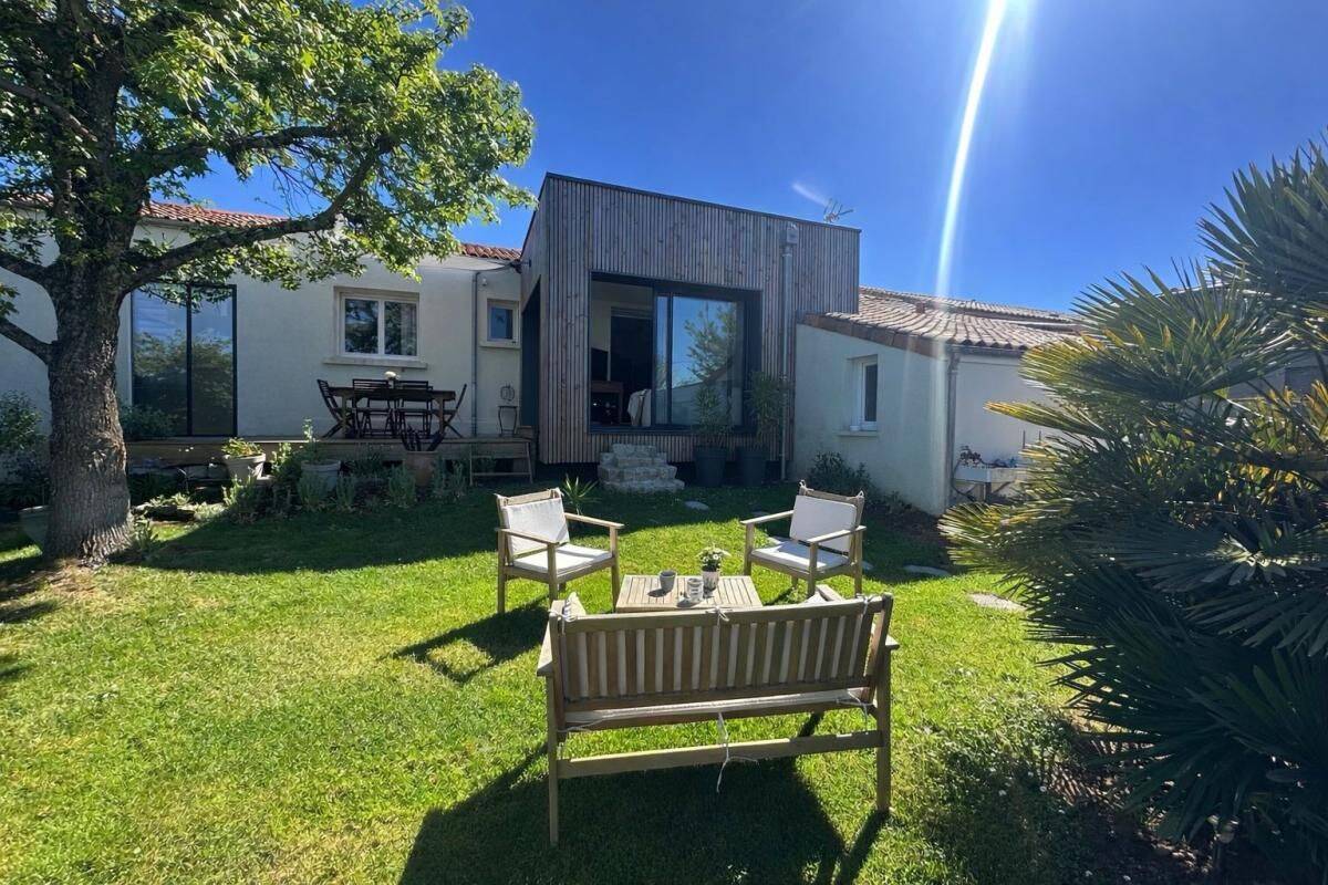Maison 5 pièces 120 m² · à Saintes · 120 m² · 328 600 €