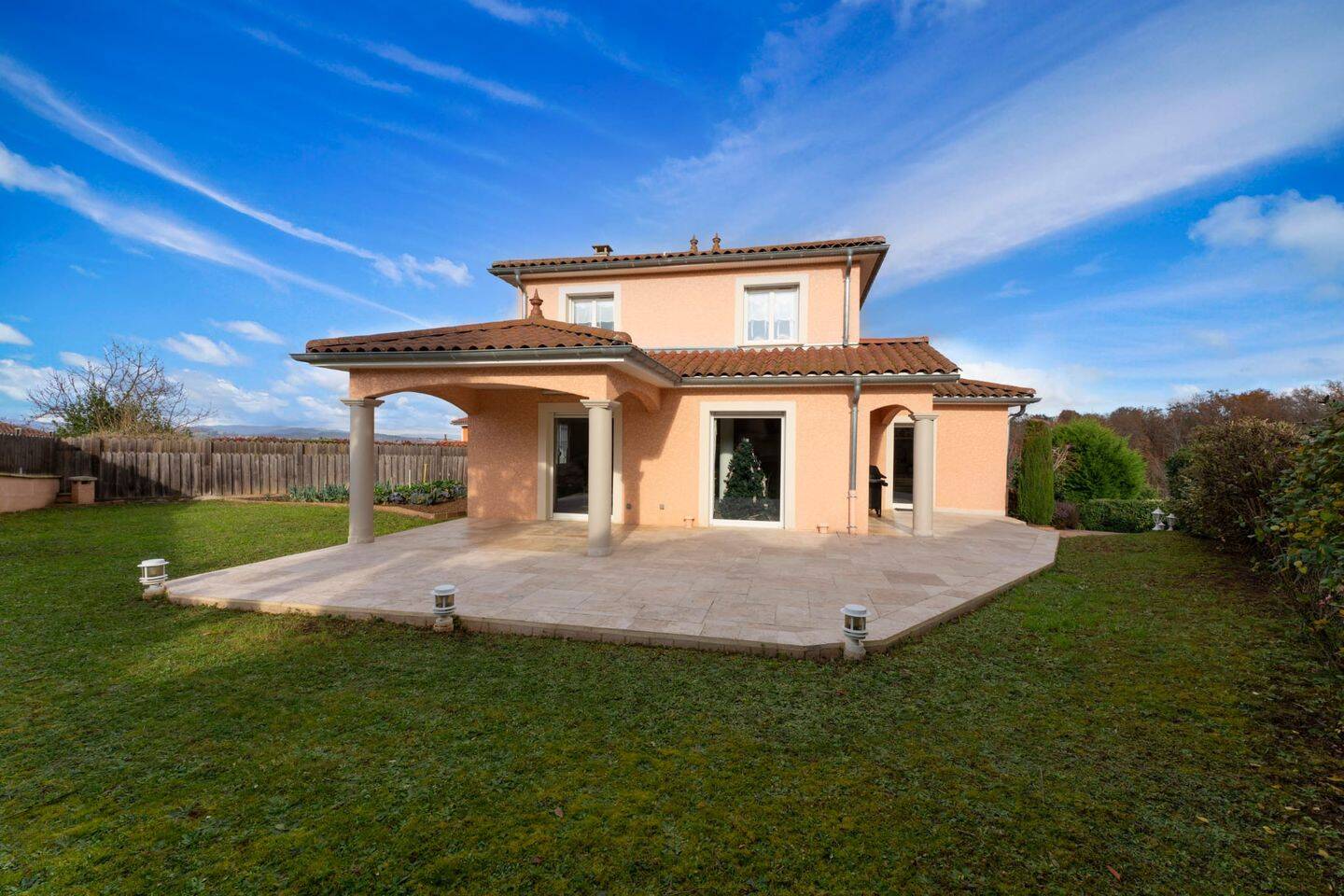 Maison 5 pièces 150 m² · à Éveux · 150 m² · 525 000 €