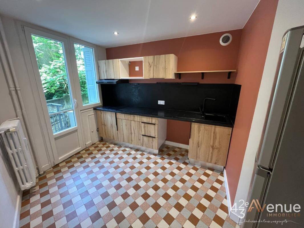 Appartement 2 pièces 47 m² · à Saint-Étienne · 47 m² · 500 €/mois