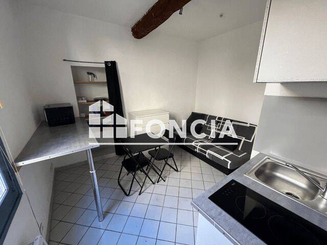 Appartement 1 pièce 14 m² · à Nîmes · 13,5 m² · 339 €