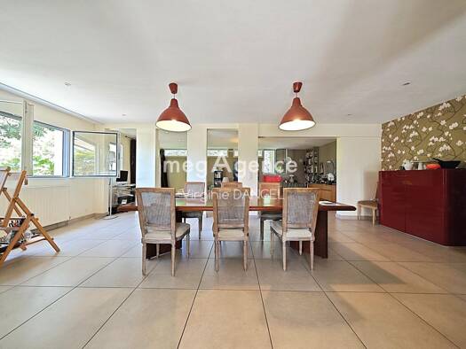 Maison à vendre 349 000 € 15 pièces 8 chambres 360 m² 902 m² de terrain Réguiny 56500