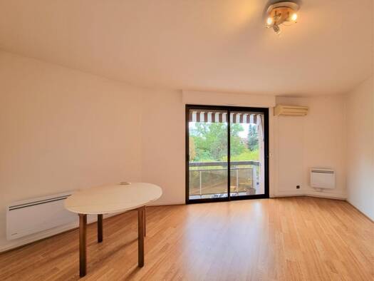 Appartement à louer 514 € 2 pièces 1 chambre 52 m² 3ème étage Grand Centre Albi 81000