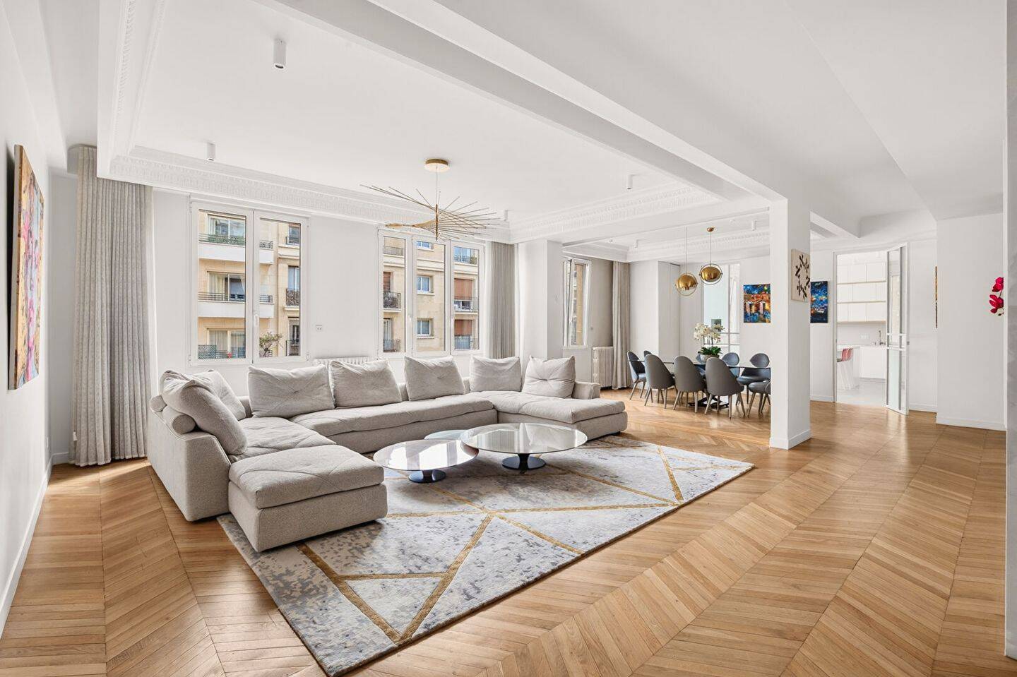 Appartement 7 pièces 243 m² · à Neuilly-sur-Seine · 243 m² · 8 900 €