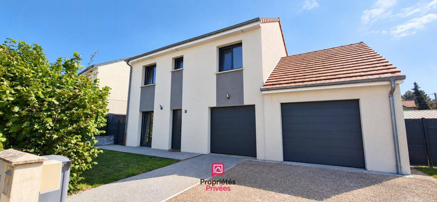 Maison 6 pièces 102 m² · à Pontoy · 102 m² · 320 000 €
