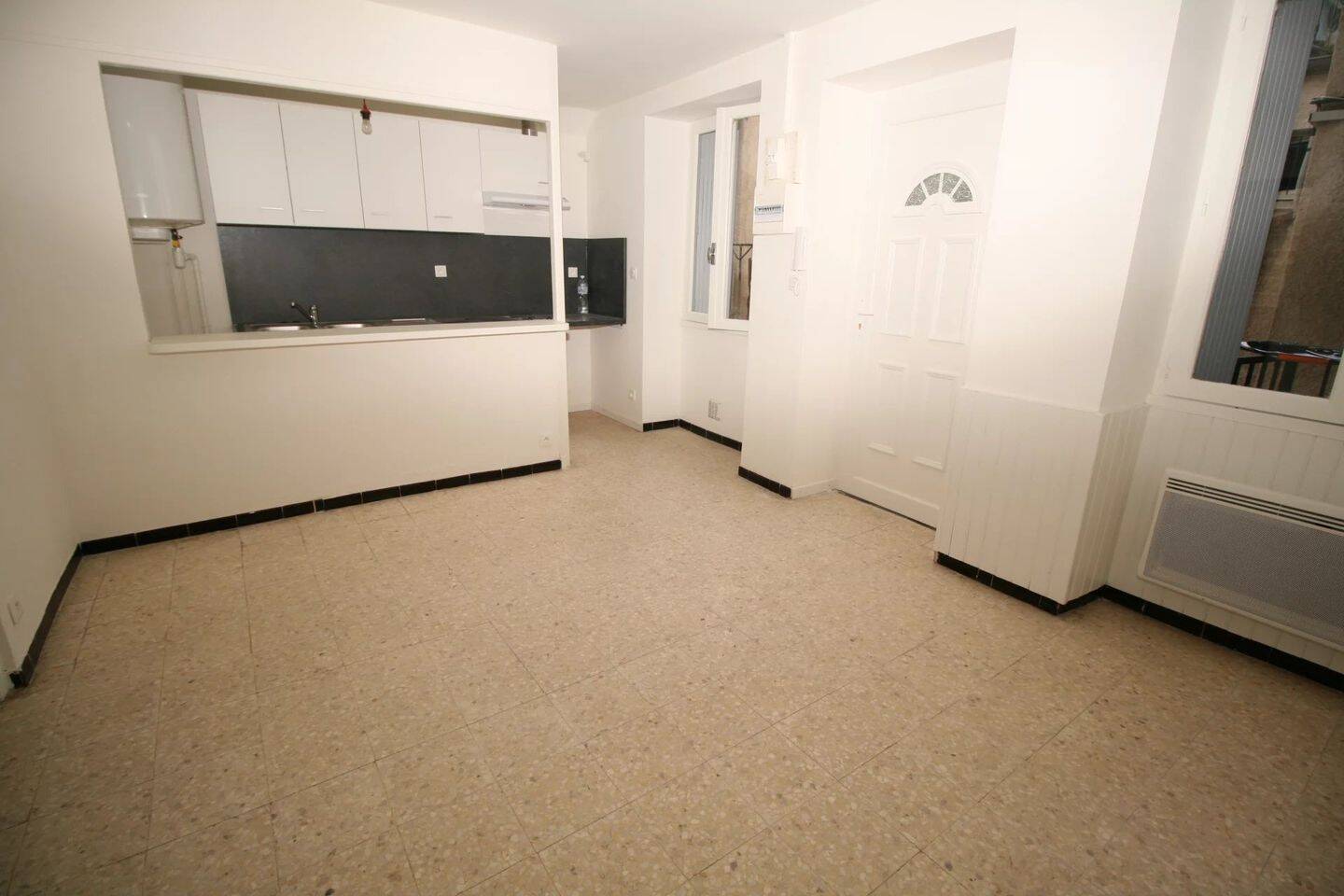 Appartement 3 pièces 46 m² · à Nîmes · 45,5 m² · 566 €