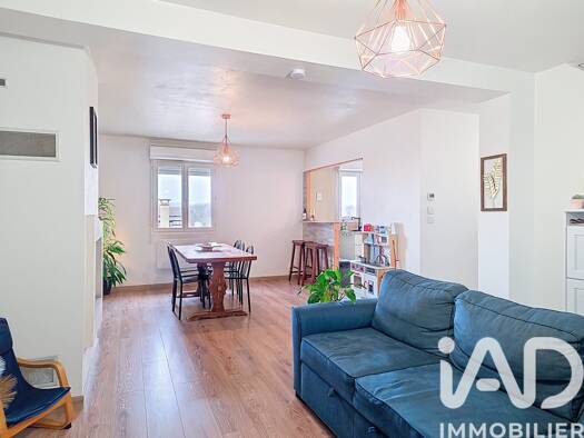 Maison à vendre 205 000 € 6 pièces 4 chambres 114 m² 469 m² de terrain Ézy-sur-Eure 27530