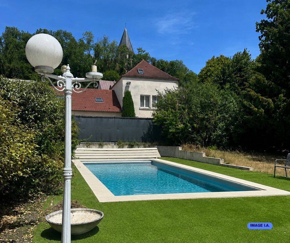 Maison 9 pièces 247 m² · à Fontaine-lès-Dijon · 247 m² · 749 000 €