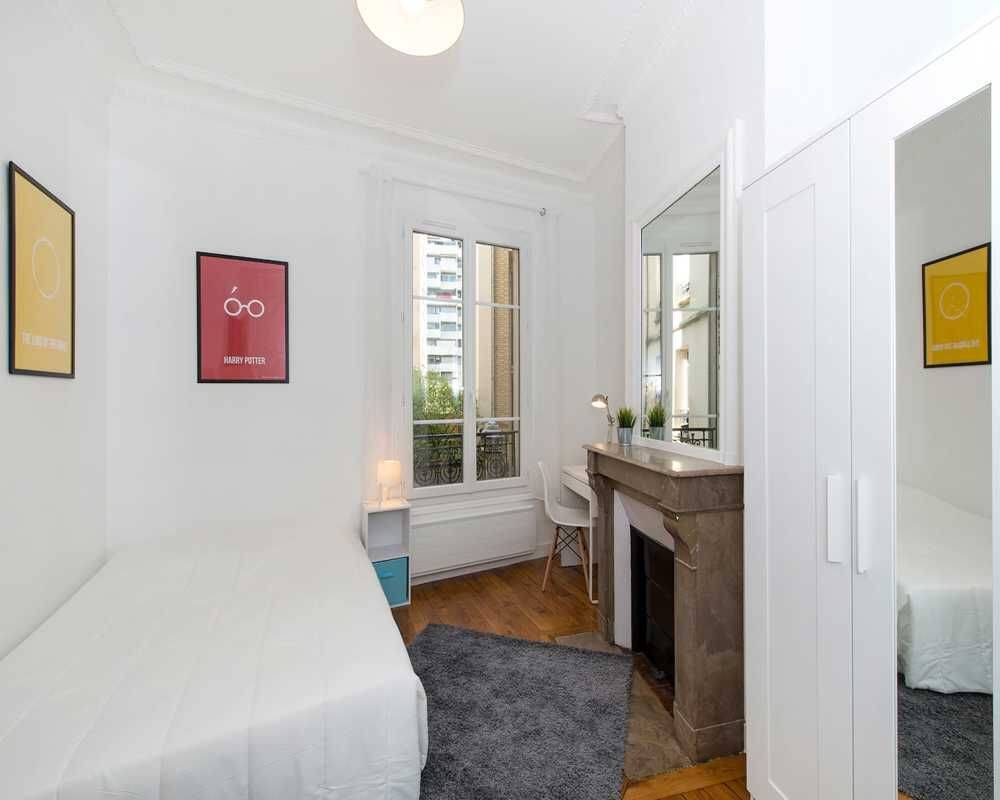 Appartement 4 pièces 80 m² · à Paris 15ème Arrondissement · 80 m² · 1 115 €/mois