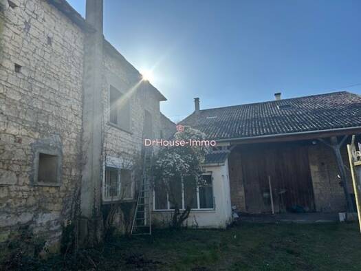 Maison à vendre 86 800 € 5 pièces 3 chambres 99 m² 635 m² de terrain Bonneuil-Matours 86210